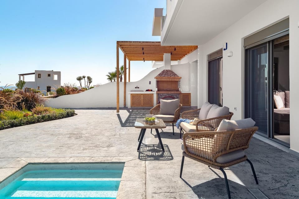 Patio, Swimming pool