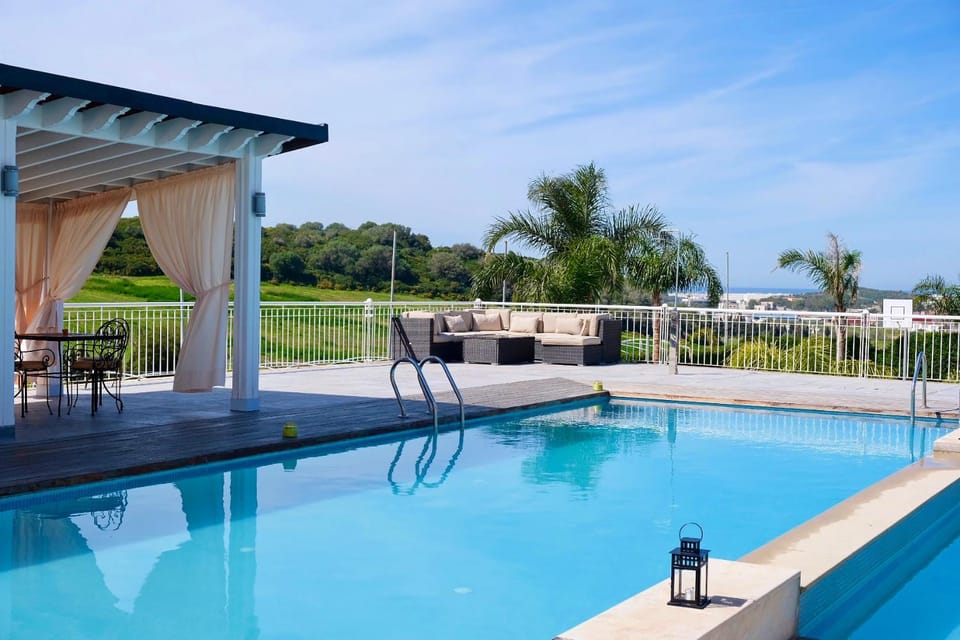 Property building, Restaurant/places to eat, Swimming pool, Breakfast