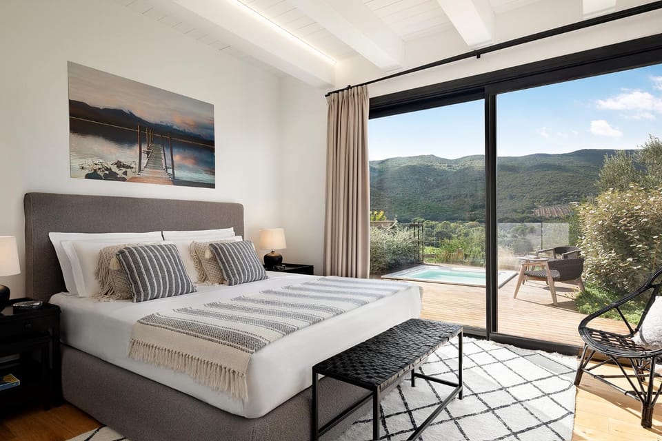 Hot Tub, Bedroom