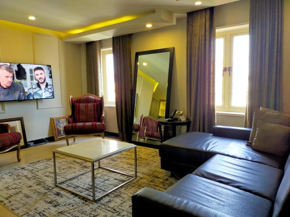 Living room, Seating area