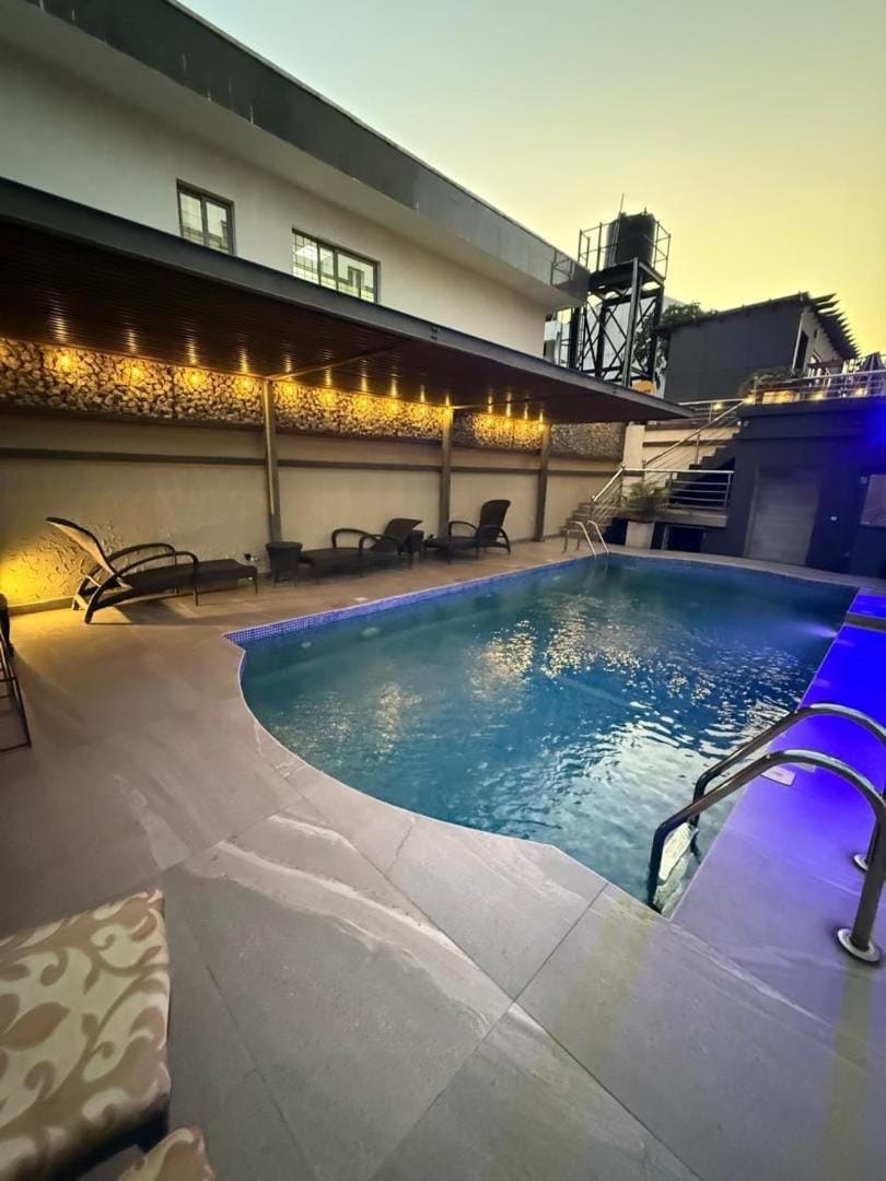 Swimming pool