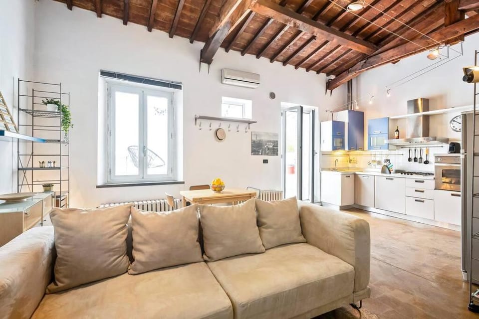 Bright House with terrace in Santa Croce Apartment in Florence
