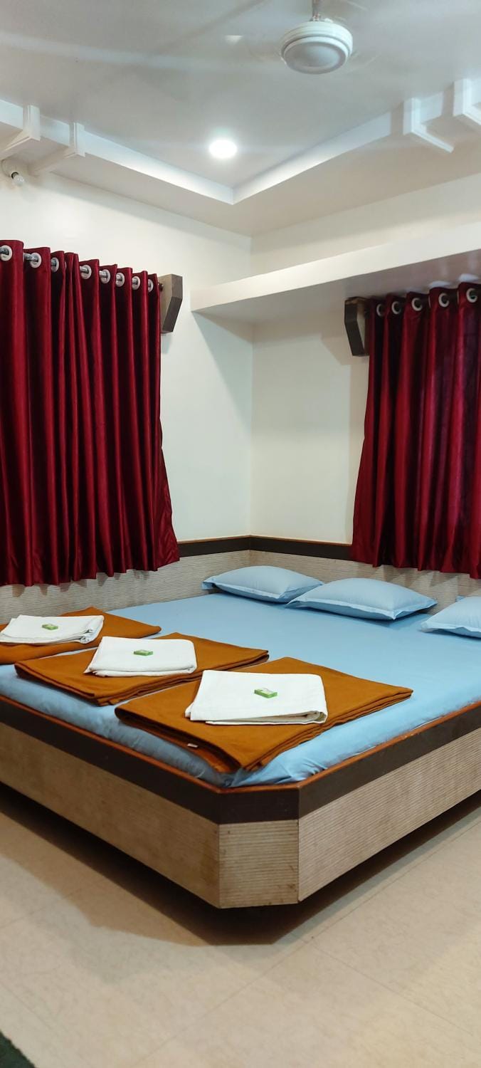 Sai Raghunandan Guest House Bed and Breakfast in Maharashtra