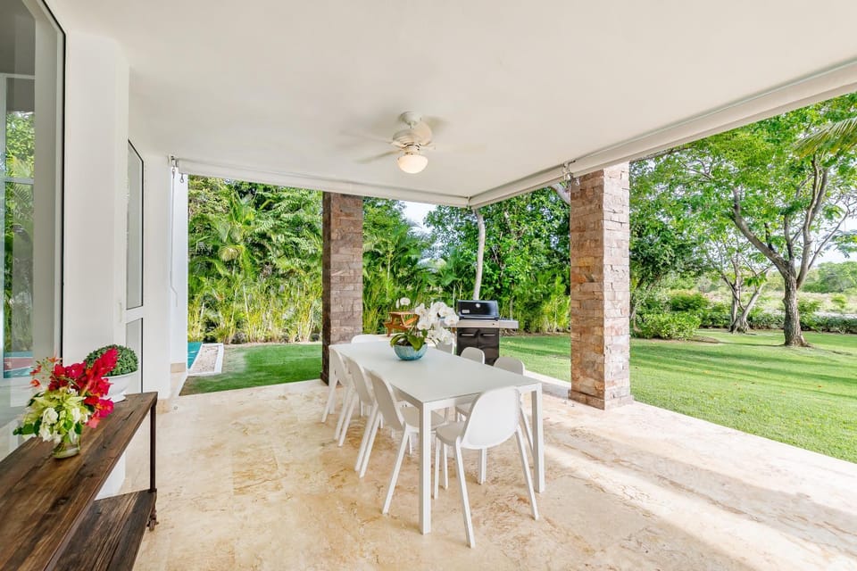 Patio, BBQ facilities, Dining area, Garden view