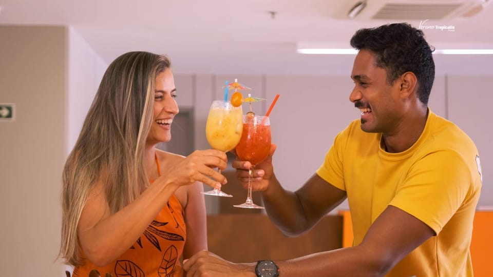 People, Lounge or bar, Guests, Drinks, group of guests
