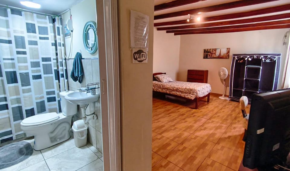 ENHEBRA HOUSE Bed and Breakfast in Lince