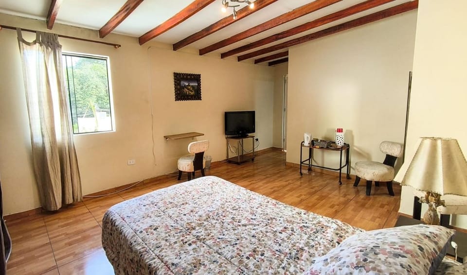 ENHEBRA HOUSE Bed and Breakfast in Lince