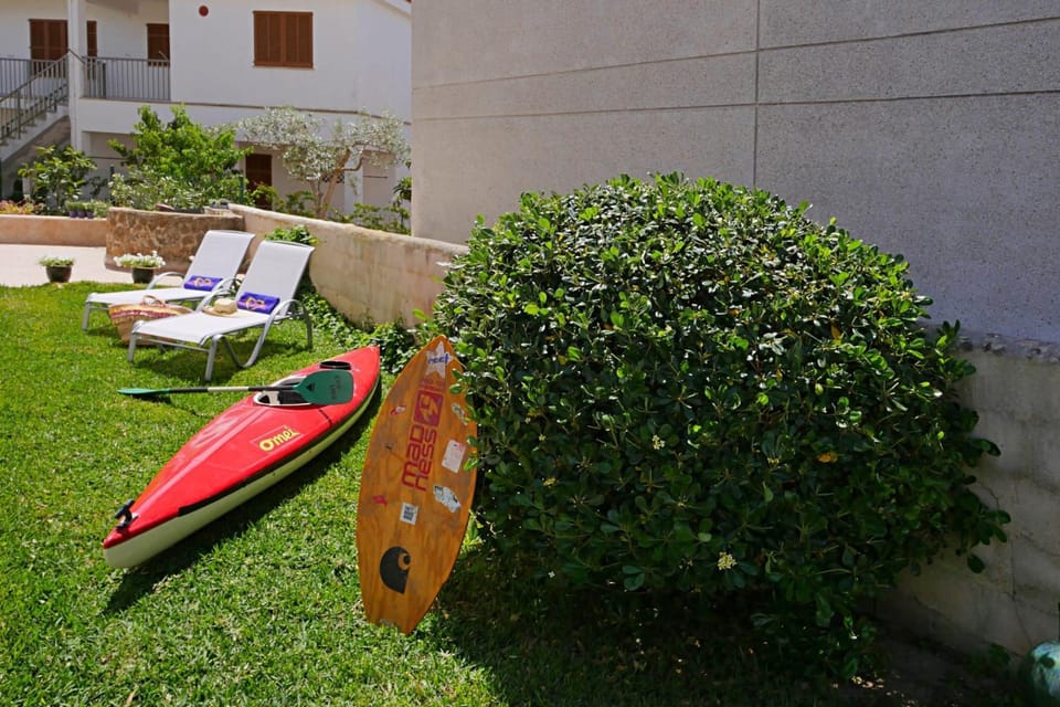Communal lounge/ TV room, Spring, Day, Garden, Evening entertainment, Garden view, Pool view, Swimming pool, sunbed