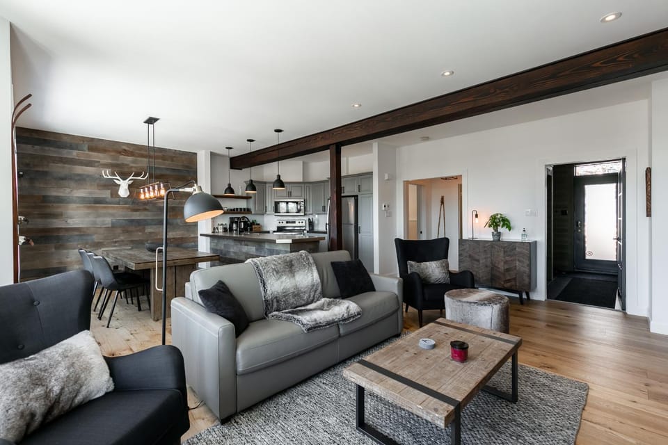 Kitchen or kitchenette, Living room, Dining area
