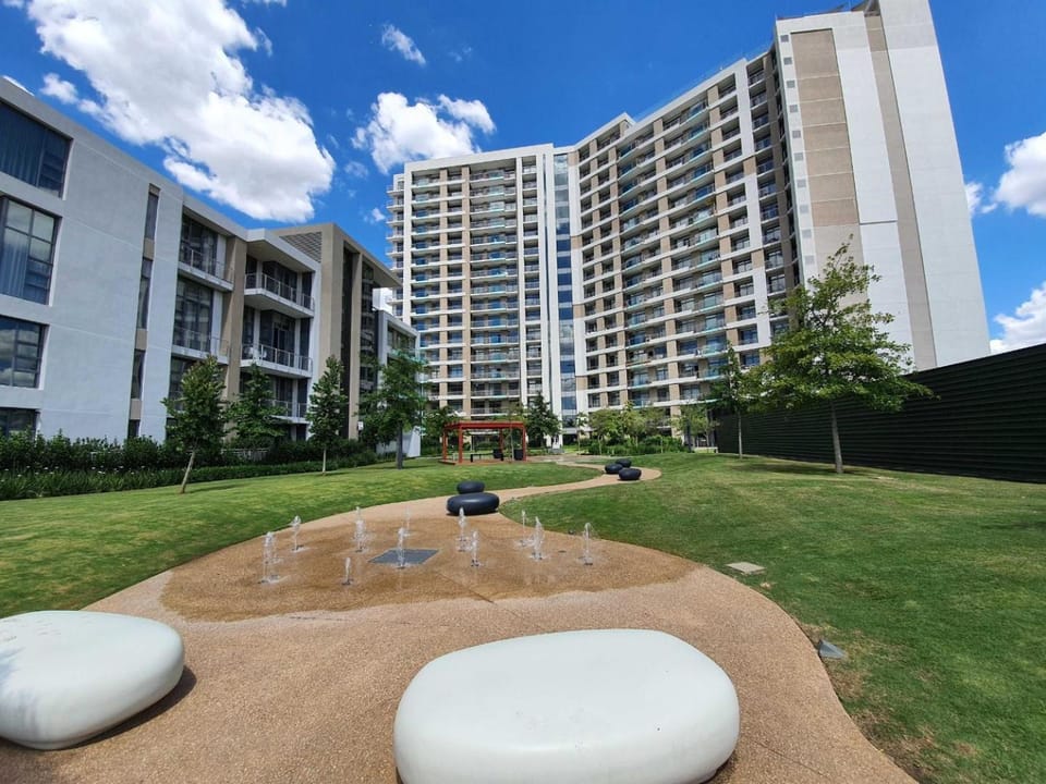 Menlyn Apartment - 2 Bedroom Apartment Apartment in Pretoria