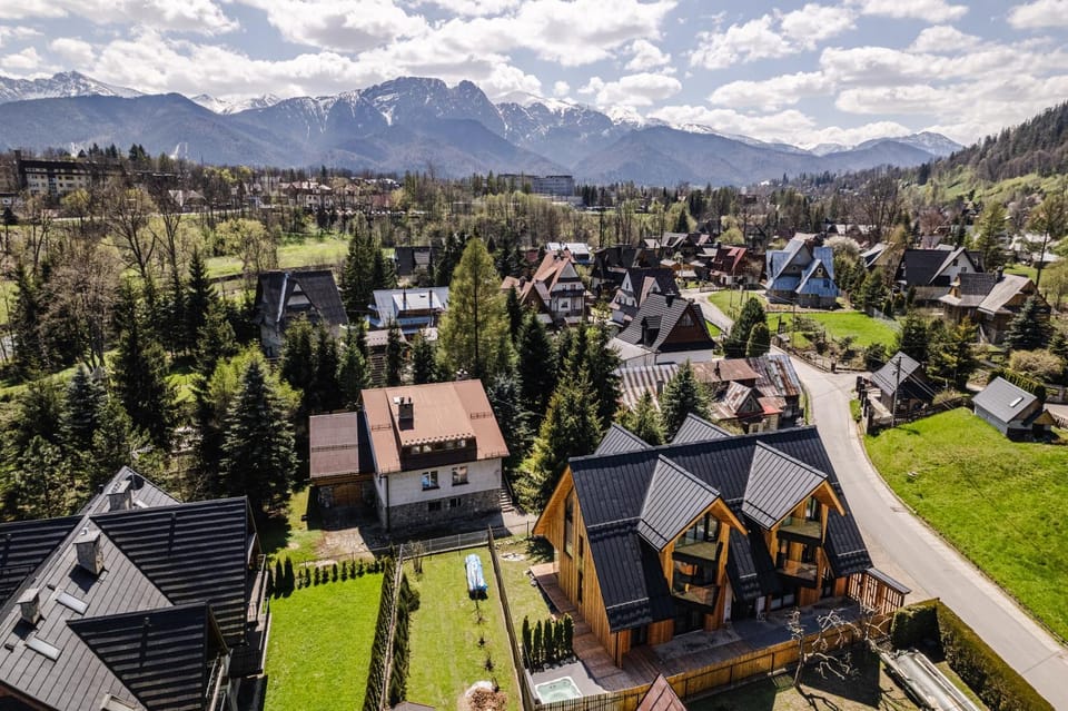 Spring, Day, Neighbourhood, Bird's eye view, Mountain view