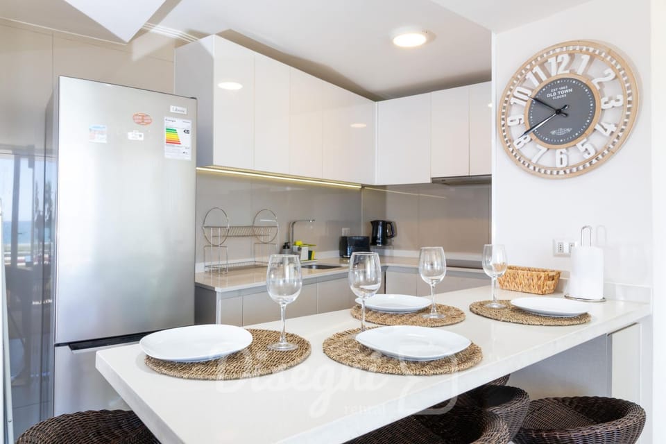 Kitchen or kitchenette, Dining area, kitchen