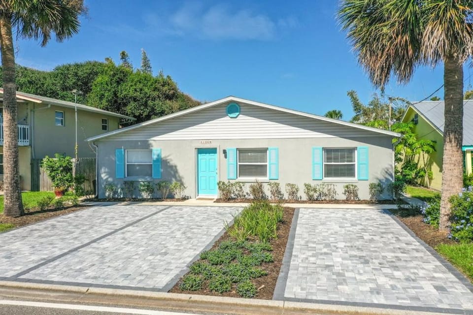 Déjà Blue - Steps to the Ocean! Apartment in Saint Augustine Beach