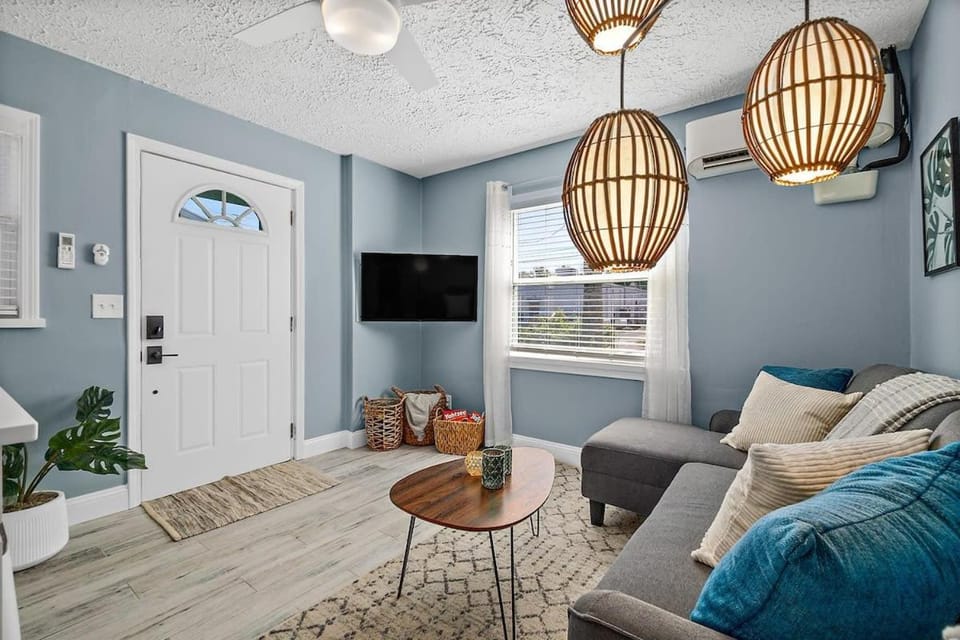 Déjà Blue - Steps to the Ocean! Apartment in Saint Augustine Beach
