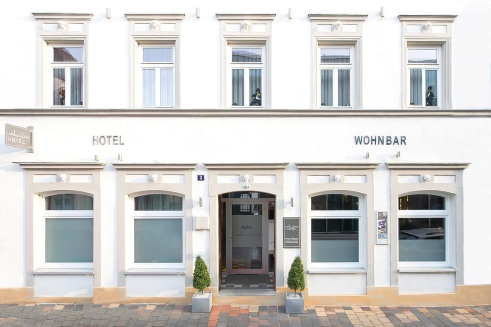 Property building, Facade/entrance