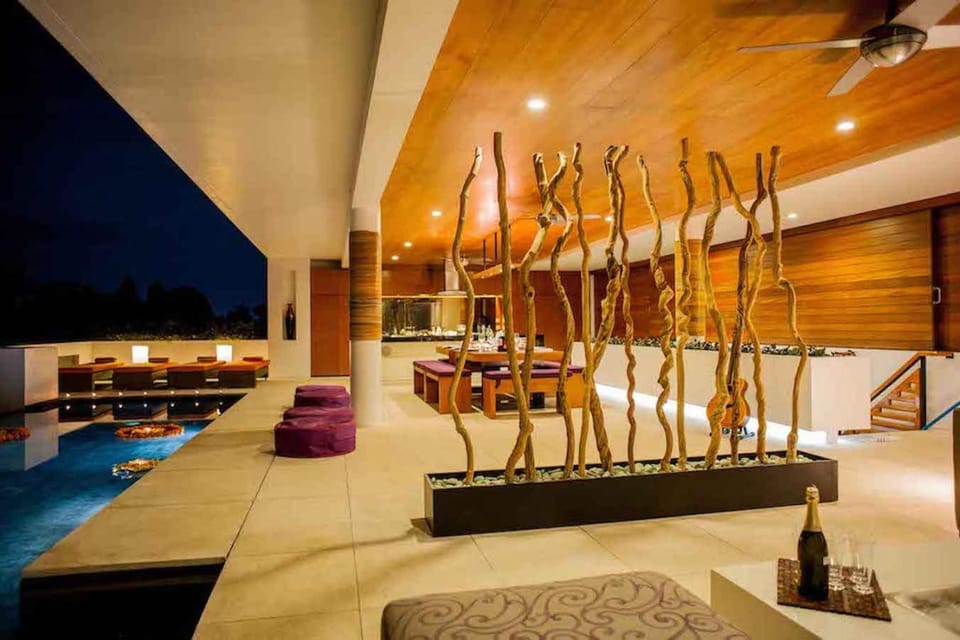 Dining area, Pool view, Swimming pool