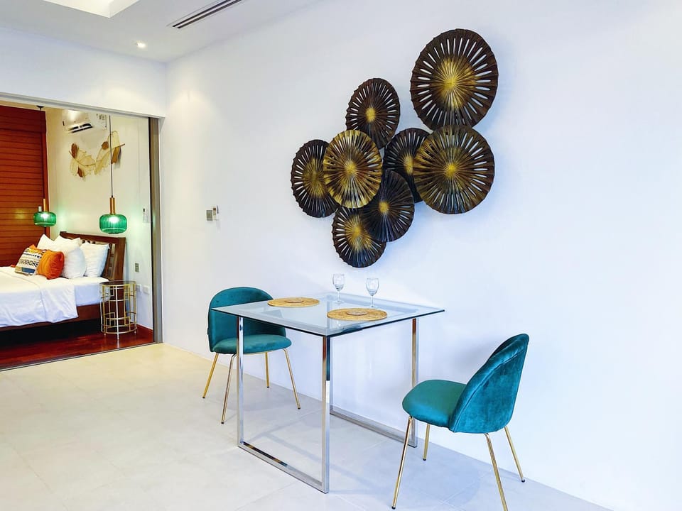 Restaurant/places to eat, Bedroom