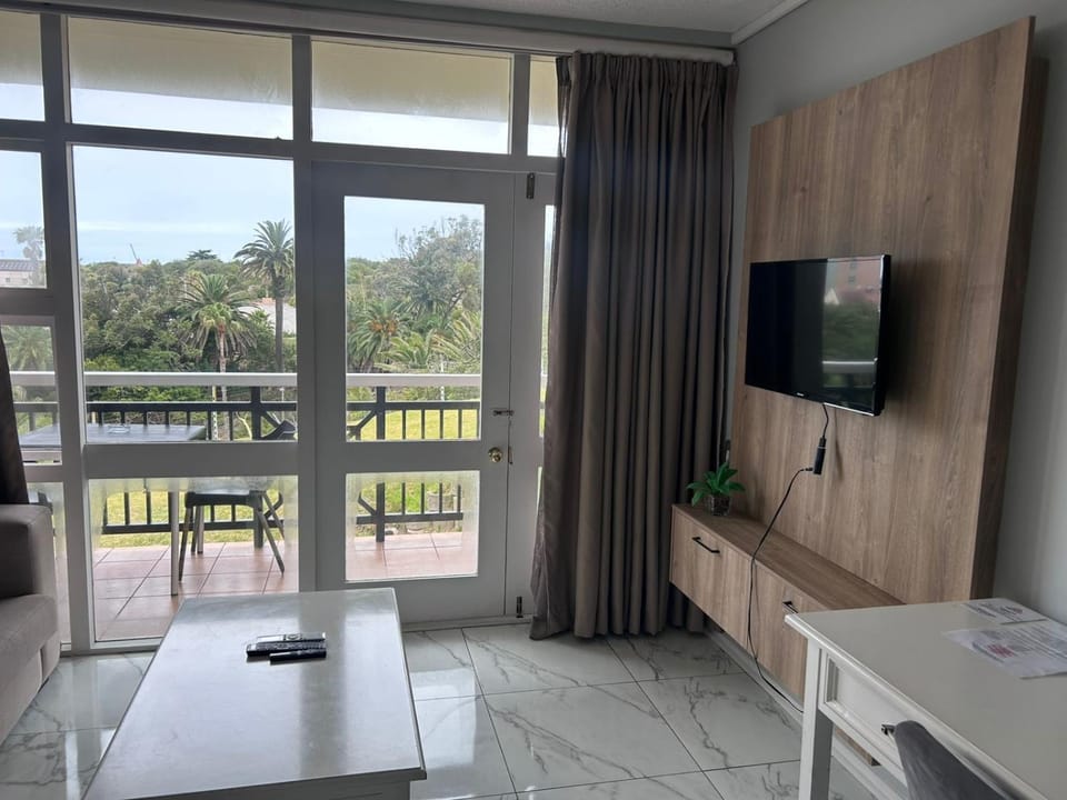157 Brookes Hill Suites near the beach Apartment in Port Elizabeth