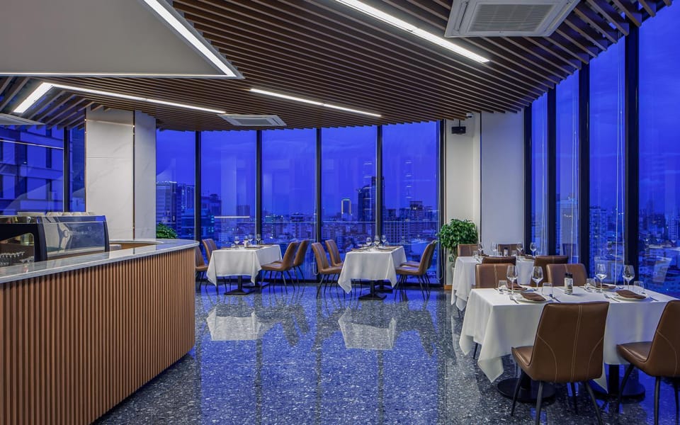 Restaurant/places to eat, City view, Garden view, River view, Street view