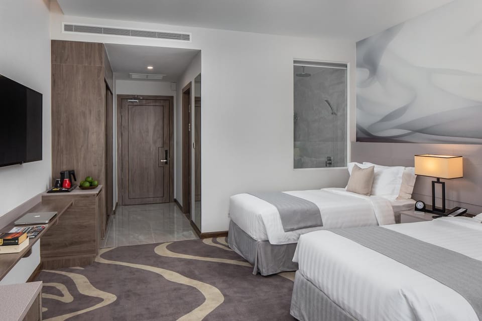 Bed, TV and multimedia, Coffee/tea facilities, Bedroom, City view, flat iron, wardrobe, air conditioner