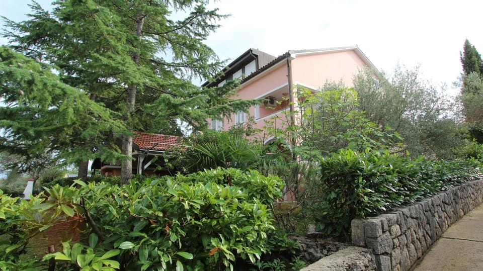 Apartment Rolih Apartment in Primorje-Gorski Kotar County