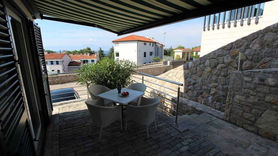Apartments Adria Bed and Breakfast in Primorje-Gorski Kotar County