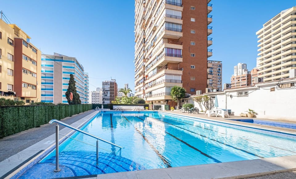 Property building, Day, Solarium, Pool view, Swimming pool, sunbed