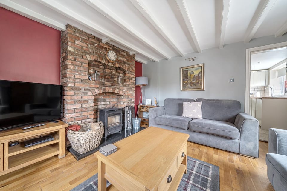 TV and multimedia, Living room, Seating area, flat iron