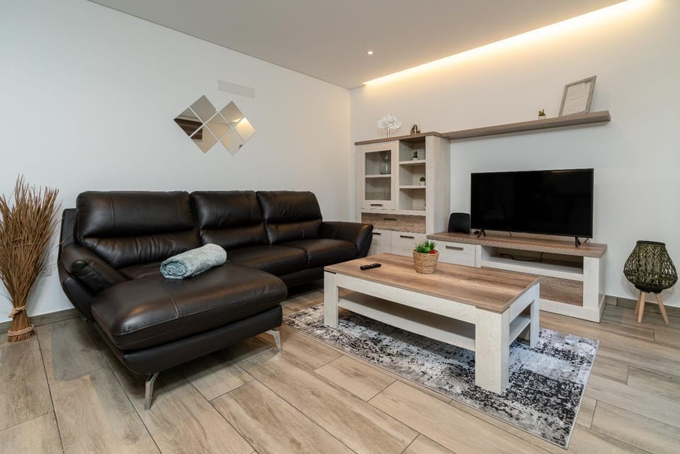 TV and multimedia, Seating area