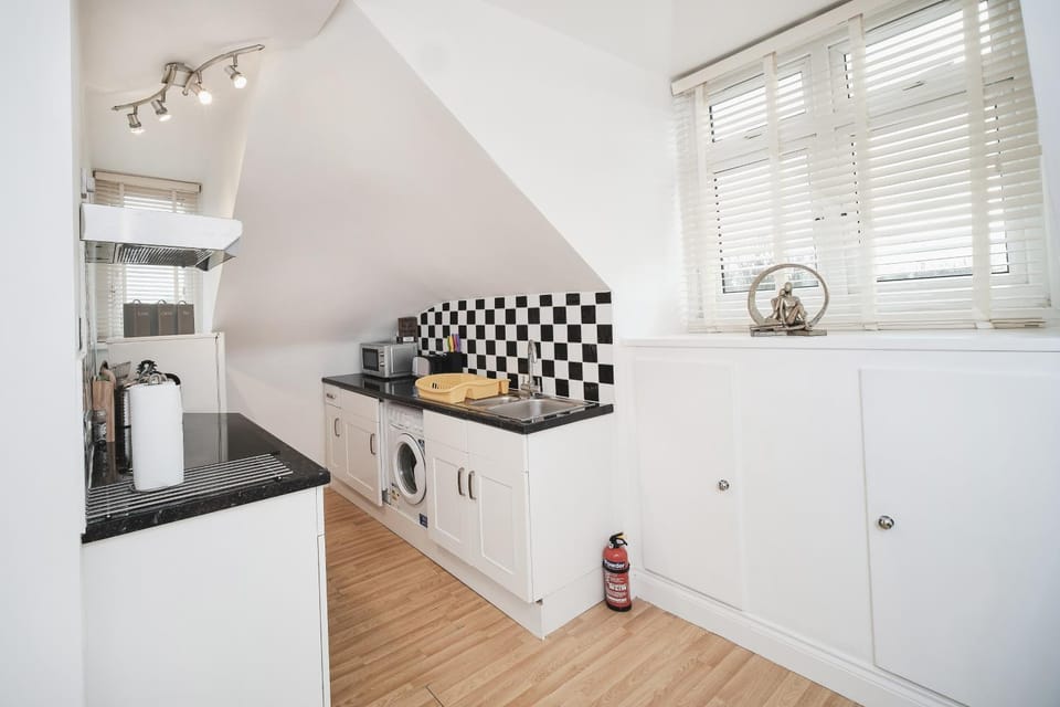 Kitchen or kitchenette, minibar, pet friendly, stove
