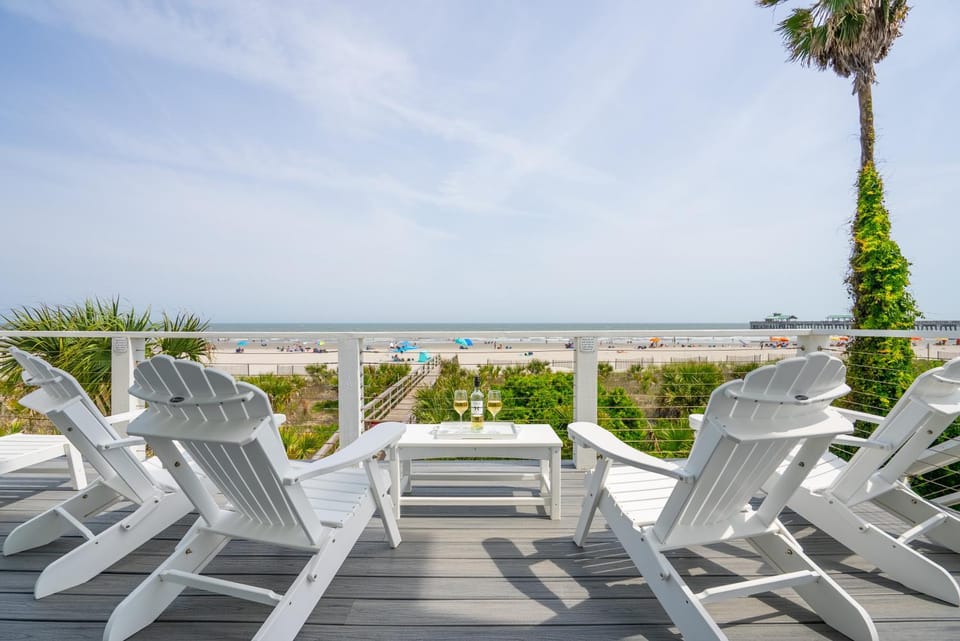 207 E Arctic - Seahorsing Around - Oceanfront - 3 Bedrooms House in Folly Beach