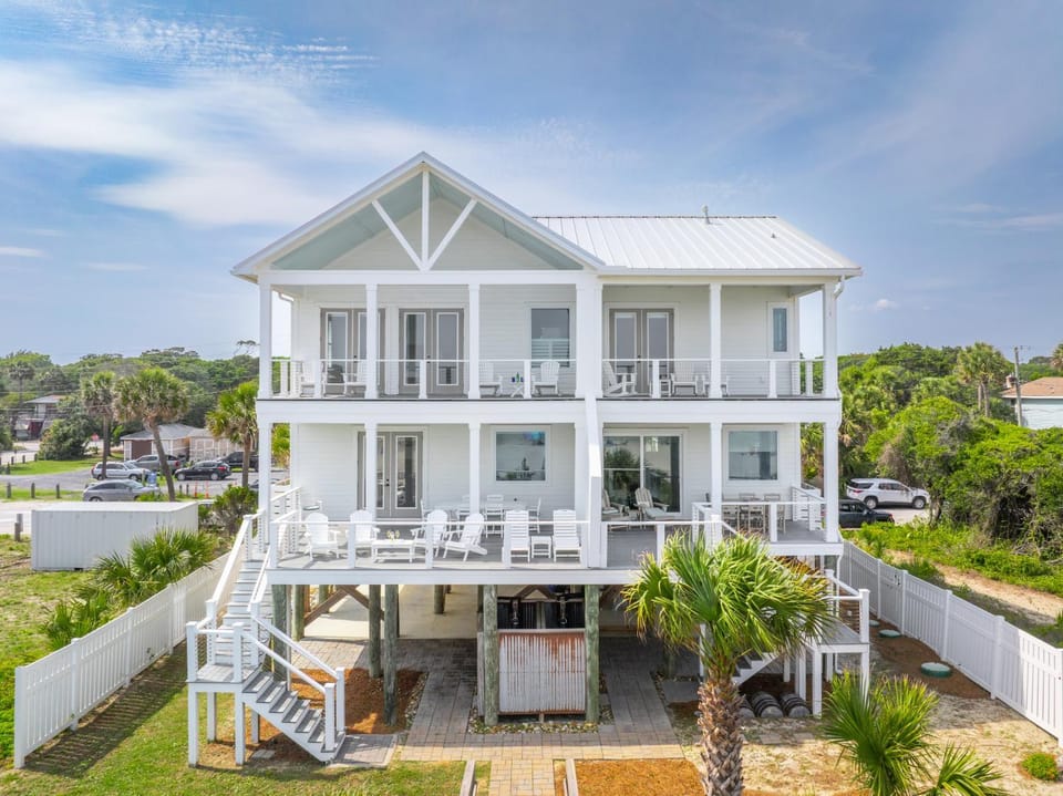 207 E Arctic - Seahorsing Around - Oceanfront - 3 Bedrooms House in Folly Beach
