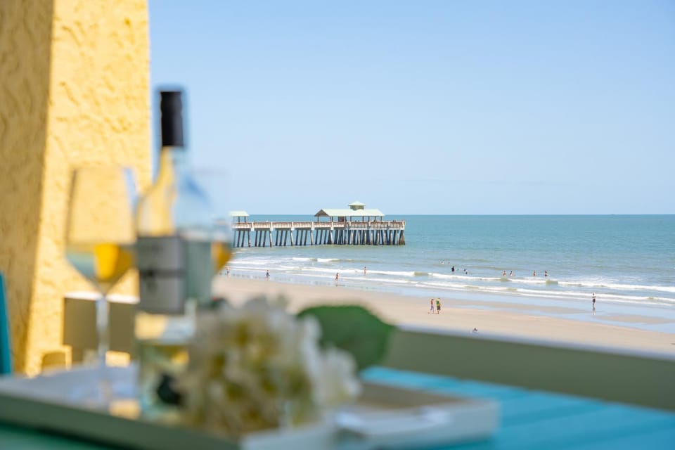 214 COV - Go Fly a Kite - Oceanfront Condo - 2 Pools House in Folly Beach