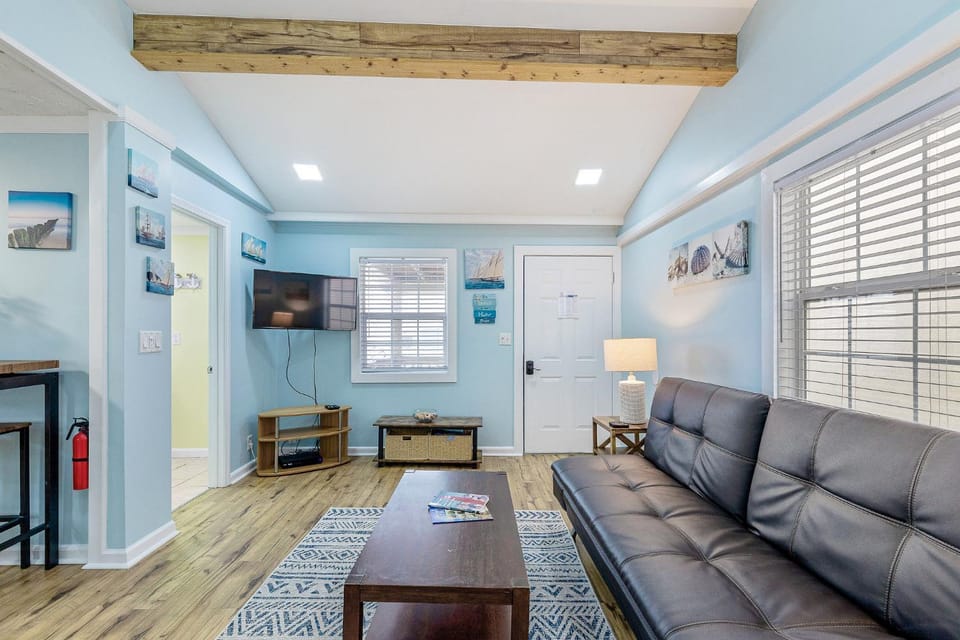 23 Center St - Sunny Side Up - Upstairs Apartment Apartment in Folly Beach