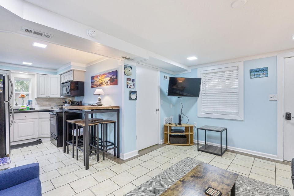 23 Center St - Sunny Side Down - Downstairs Apartment Apartment in Folly Beach