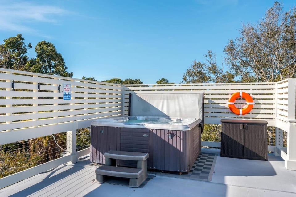 316 E Hudson - The High Tides - Hot Tub - 4 Bedrooms House in Folly Beach