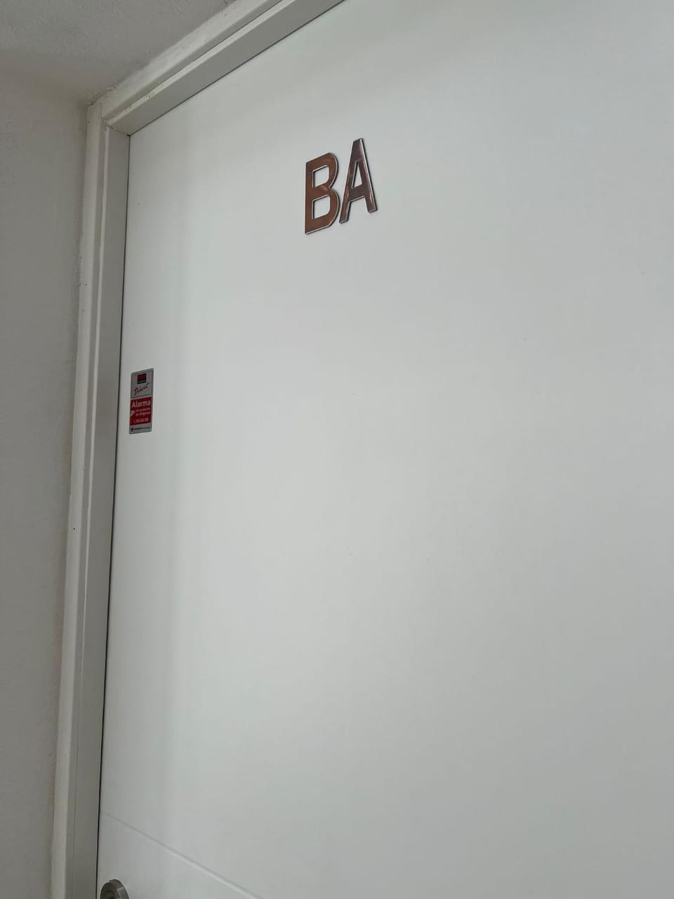 Suite by Hawkins interior BA Apartment in Algeciras
