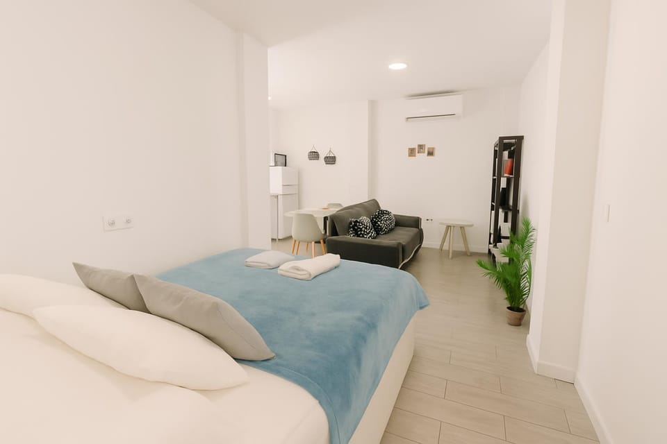 Suite by Hawkins interior 1º A Apartment in Algeciras