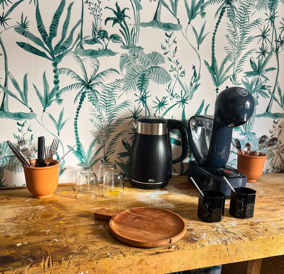 Coffee/tea facilities, Kitchen or kitchenette