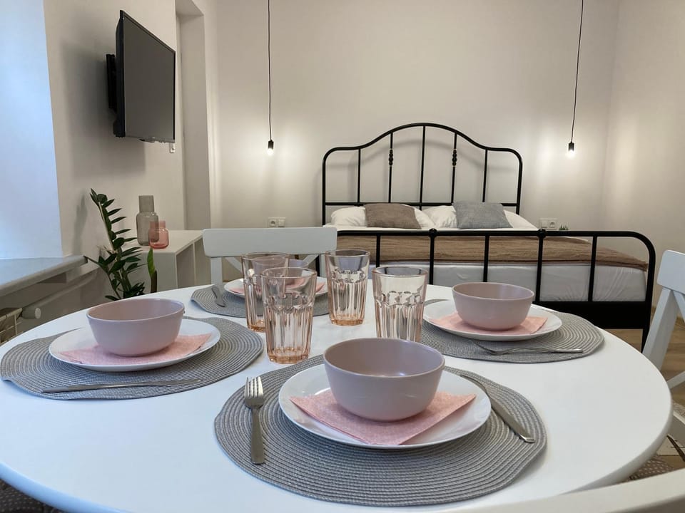 Living room, Dining area, Bedroom