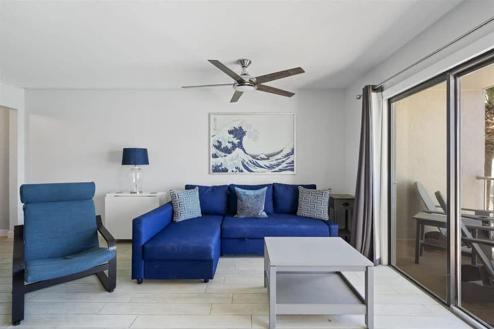 The Summit 220 House in Upper Grand Lagoon
