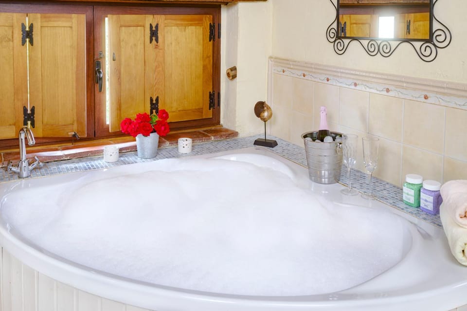 Hot Tub, Spa and wellness centre/facilities, Spa and wellness centre/facilities