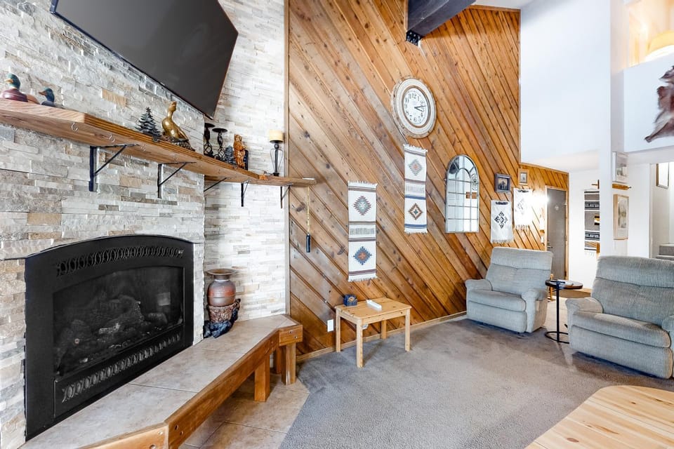 Crestview 36 Apartment in Mammoth Lakes