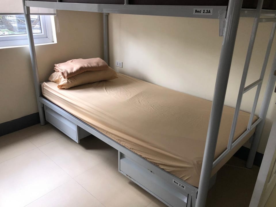 Bed, bunk bed