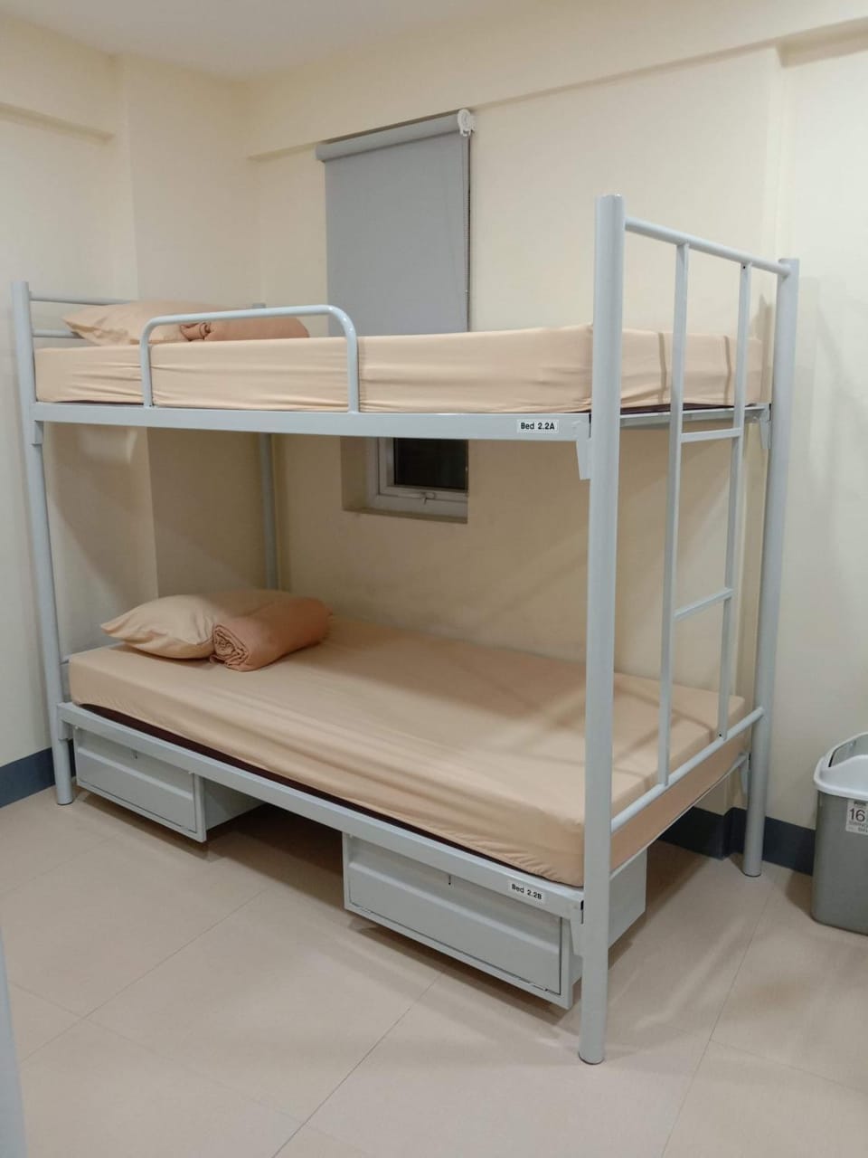 Bed, bunk bed