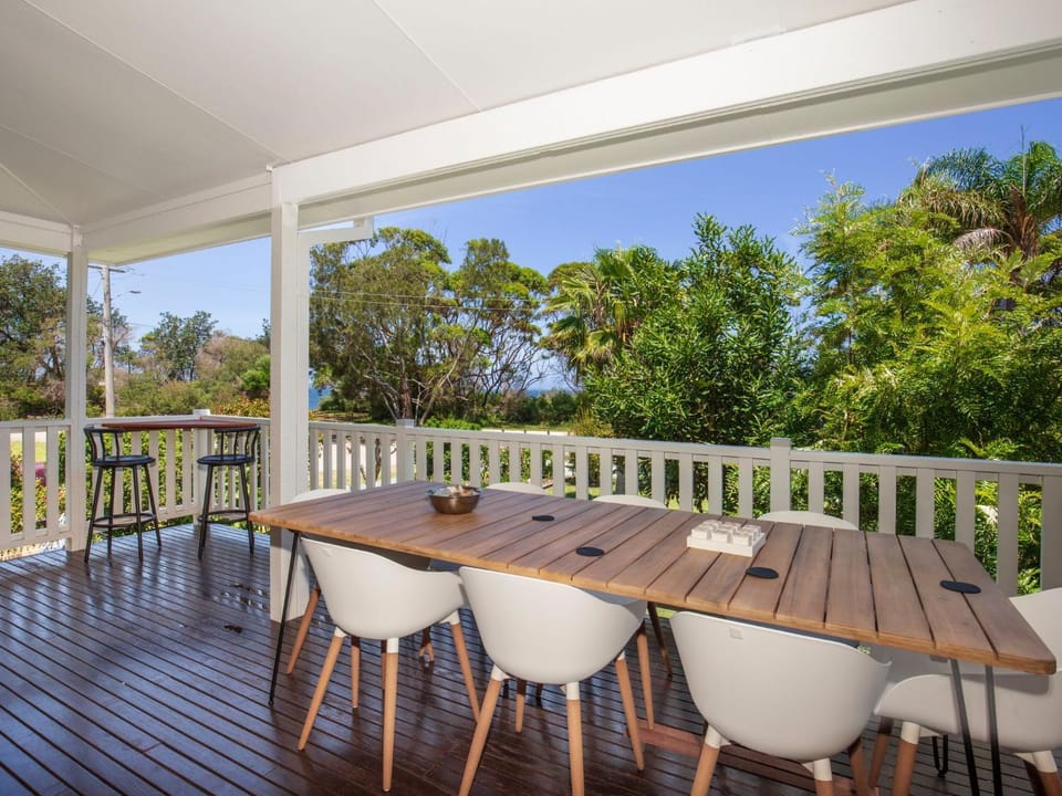 Eagles Point - Water Views - Pet Friendly House in Callala Bay