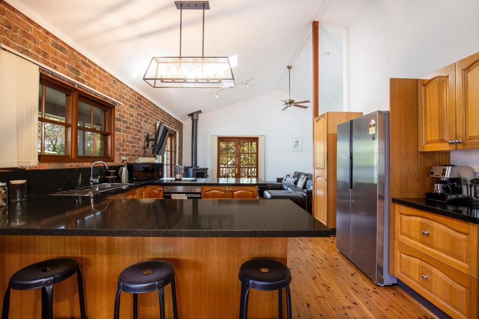 Eagles Point - Water Views - Pet Friendly House in Callala Bay
