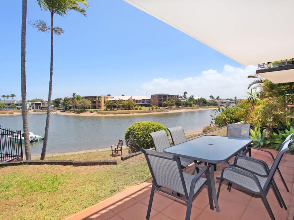 Balcony/Terrace, Dining area, River view