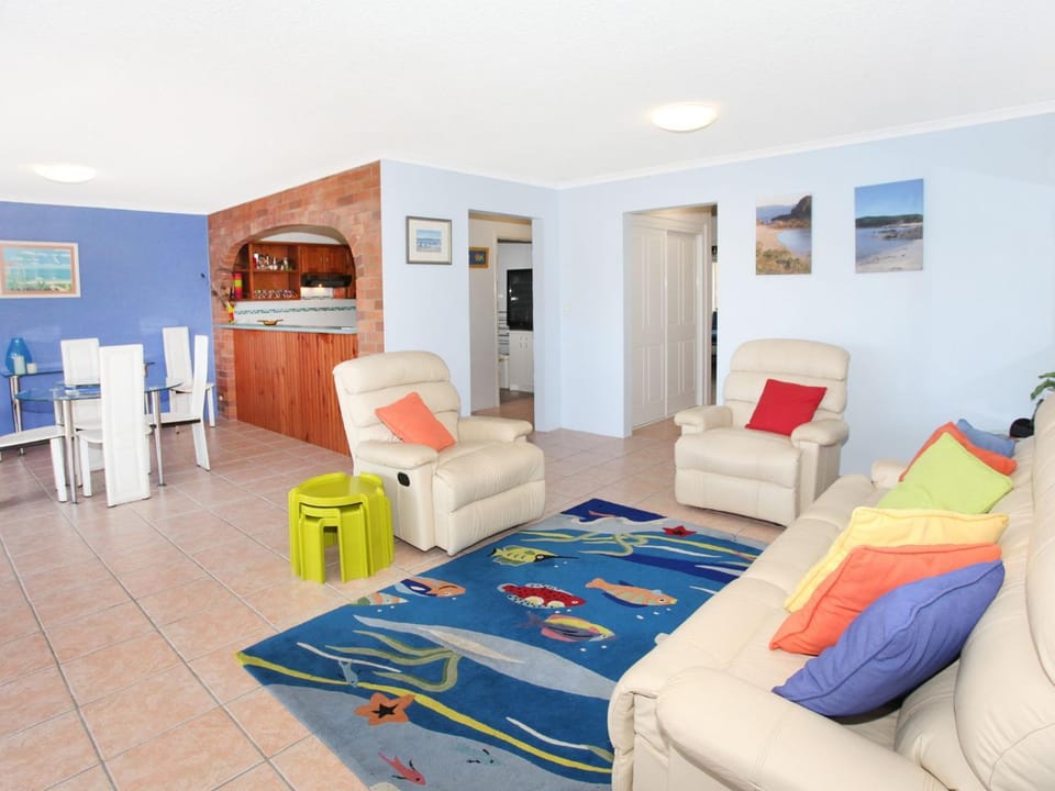Kitchen or kitchenette, Living room, Photo of the whole room, Dining area