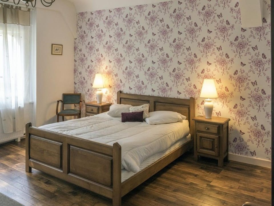 Gîte pour 12 face au château de Thillombois avec jardin, cheminée et équipements PMR - FR-1-585-38 House in Grand Est